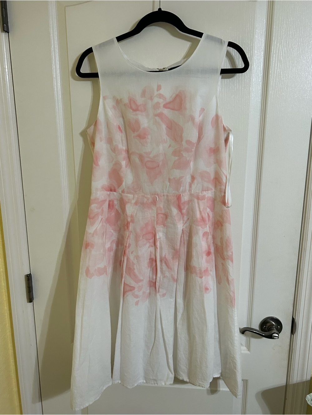 Tommy Hilfiger White Dress with Pink Floral Print size 10